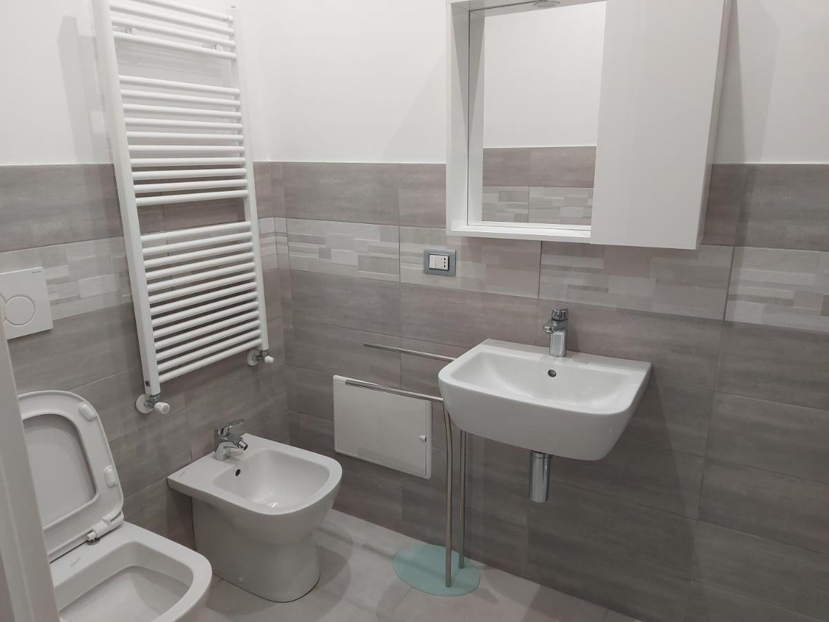 Ags Apartment Asti Bagian luar foto